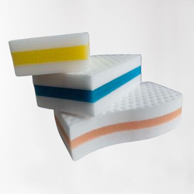 Double-sided nano sponge with PU layer, a powerful cleaning sponge for removing stains, suitable for cleaning kitchenware and household items.