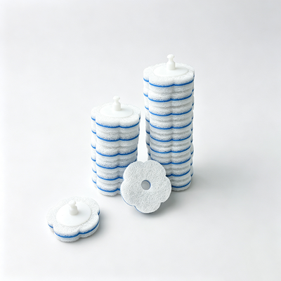 Disposable sponge replacement head scouring pad with built-in cleaning solution